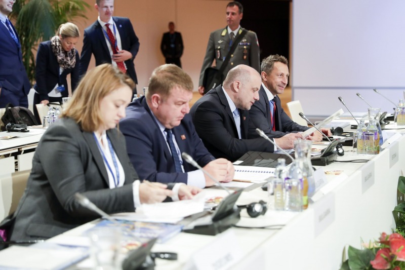 Във Виена министрите на отбраната на страните-членки на ЕС продължиха диалога за европейската перспектива на страните от Западните Балкани