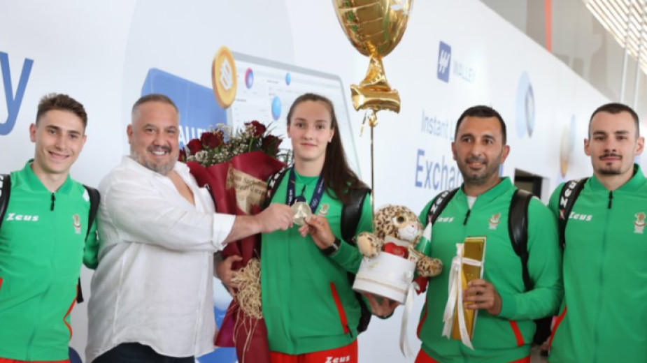 Мартина Атанасова и Александра Георгиева не успяха да стигнат до квоти в първия ден на олимпийската квалификация по таекуондо в Елин Пелин