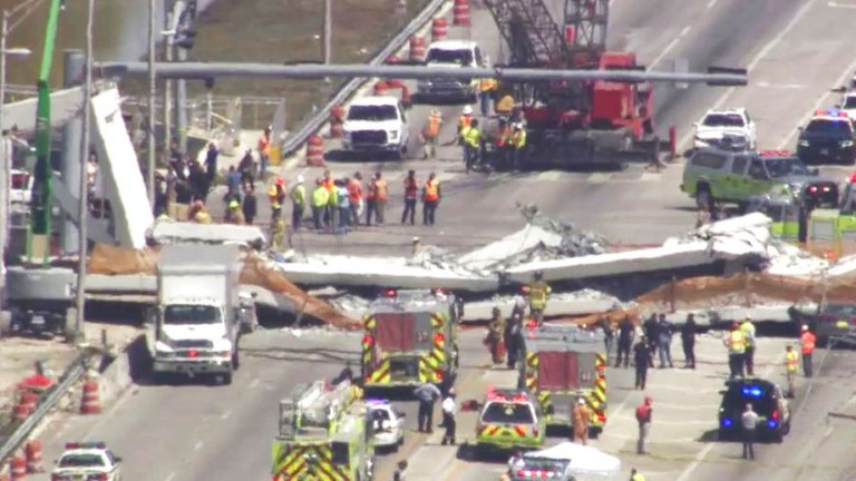 Тежък инцидент в САЩ – нов пешеходен мост уби шестима в град Маями