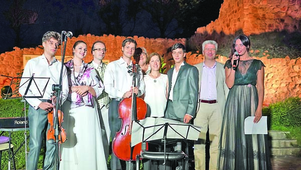 Млади музикални таланти на крепостта Перистера
