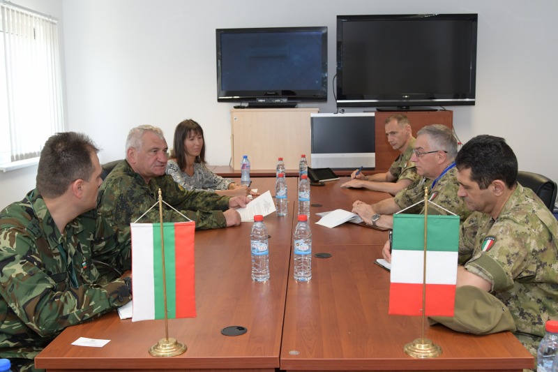 Началникът на отбраната генерал-лейтенант Андрей Боцев обсъди въпроси на двустранното военно сътрудничество със своите колеги от Италия и Грузия