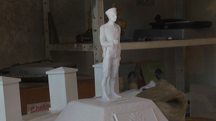 Среща със скулптора на паметника на Борис Дрангов