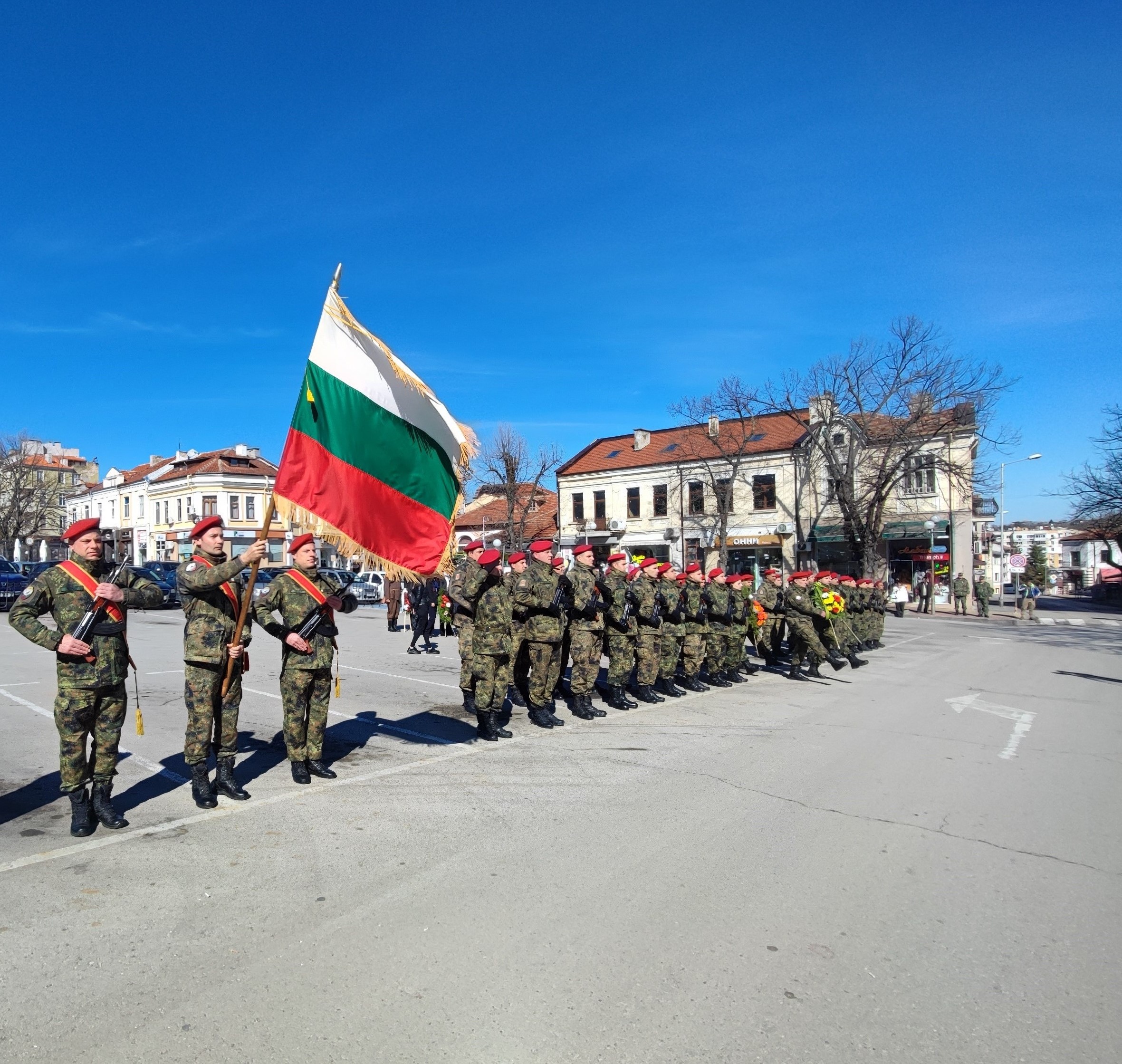 Военнослужещи от Сухопътните войски участваха в ритуал по повод отбелязването на 79 години от Дравската епопея