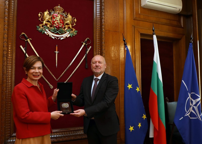 Министърът на отбраната Тодор Тагарев се срещна с извънредния и пълномощен посланик на Турция в България Н. Пр. Айлин Секизкьок