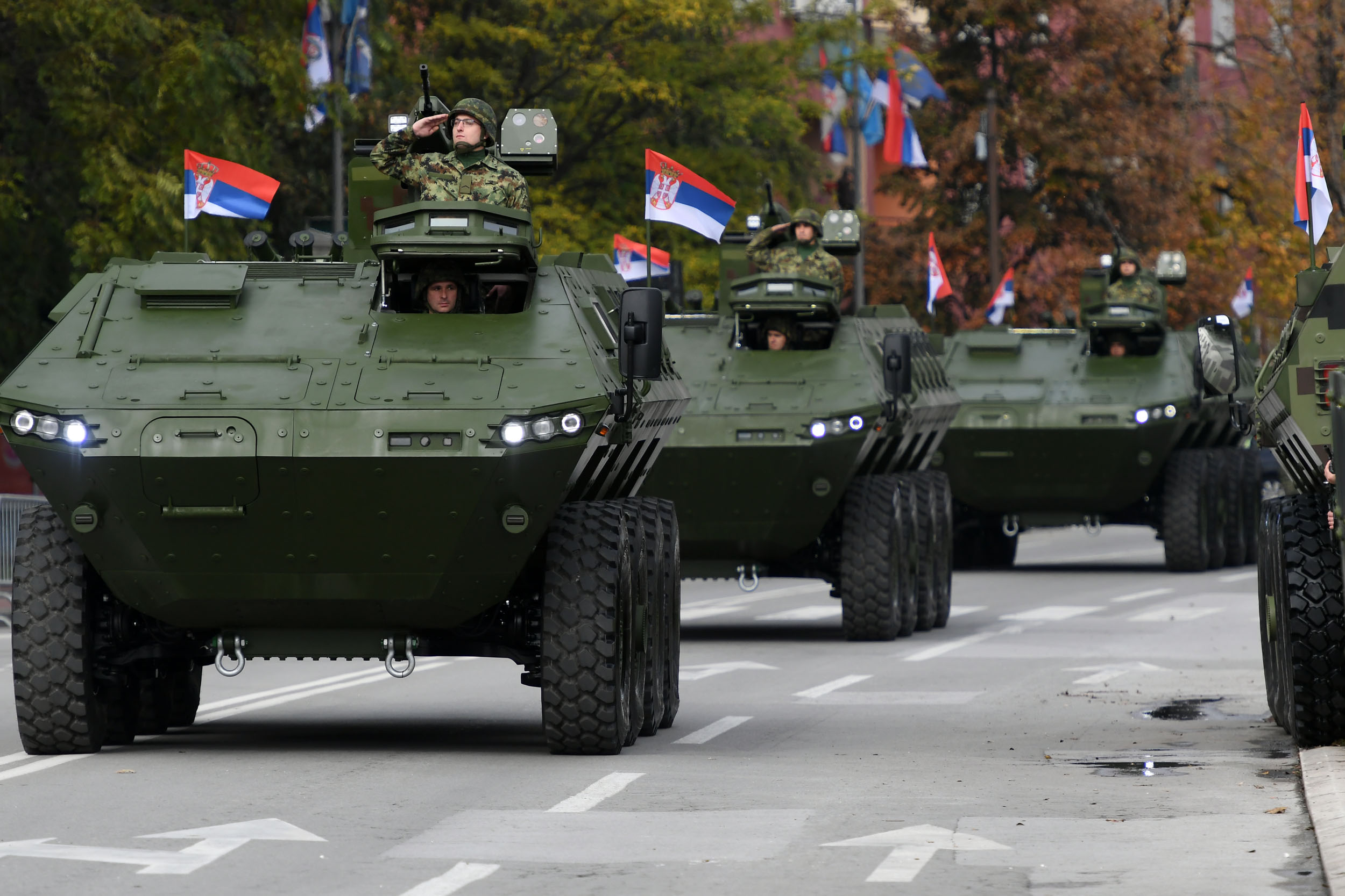 Вучич хвали несравнимата военна мощ на Сърбия в региона