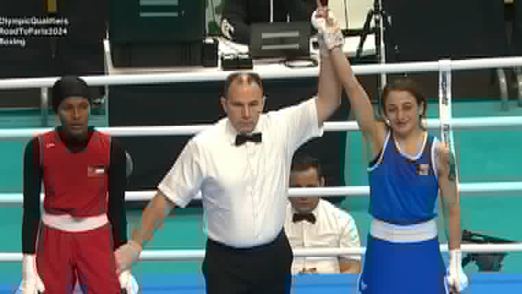 Боксьорката ни Златислава  Чуканова на победа от квота за Париж!