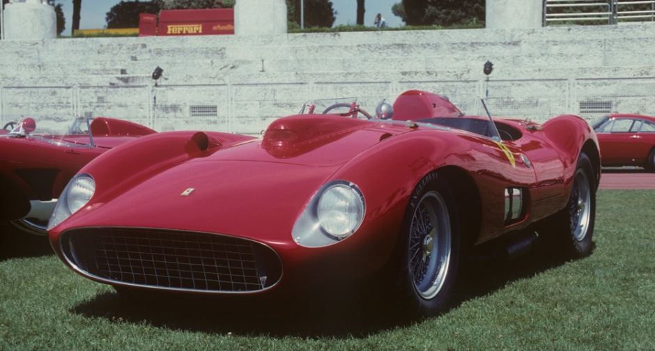Модел на „Ферари” на път да счупи рекорд на аукцион