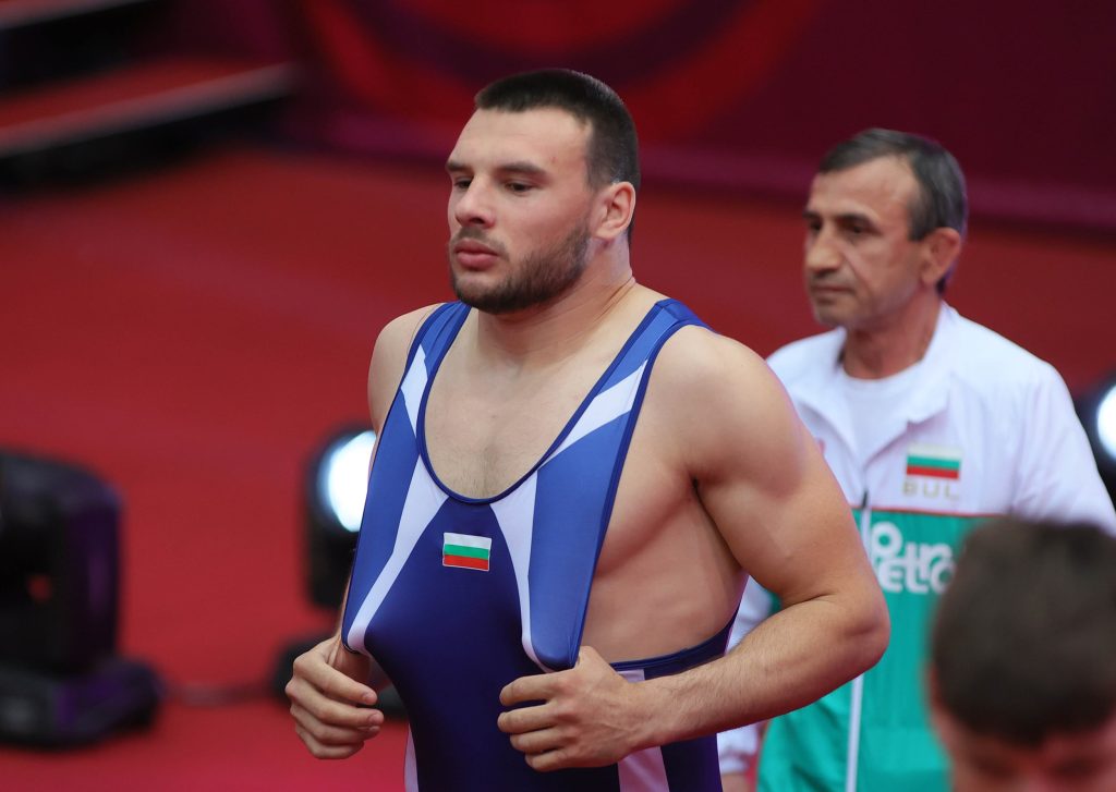 Кирил Милов е с тежка травма, пропуска олимпийската квалификация по борба в Баку. Едмонд Назарян, също е с контузия