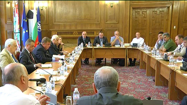 Комисията по отбрана проведе изнесено заседание в Министерството на отбраната