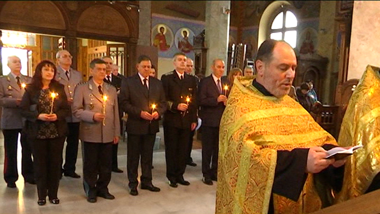 В църквата „Свети Георги” отслужиха молебен за здраве на българското войнство