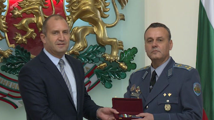 Президентът удостои с висше офицерско звание „бригаден генерал“ полковник Радостин Илиев