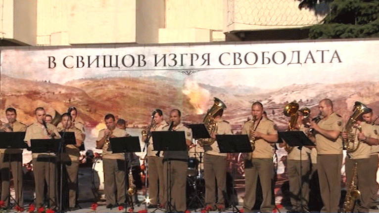 Спектакъл в Свищов – свирят военните духови оркестри от Сухопътни войски