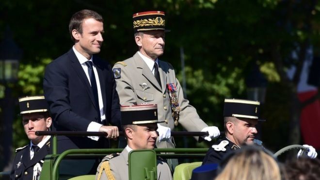 Заради планирани бюджетни съкращения командващият френските въоръжени сили подаде оставка