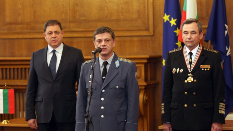 Генерал-лейтенант Константин Попов встъпи в длъжност