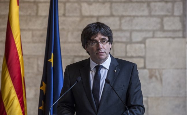 Кризата в Каталуния – Пучдемон се обяви за „лидер в изгнание“