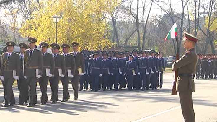 Дипломи за 107 офицери от випуск „Ботевски“ на ВА  „Г. С. Раковски“