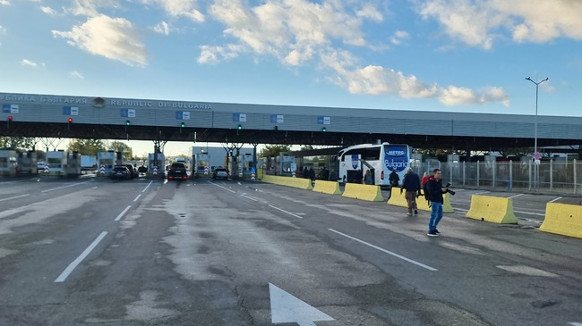 Изпълнителният директор на Фронтекс Ханс Лейтенс е на работно посещение в България - armymedia.bg Изпълнителният директор на Фронтекс Ханс Лейтенс е на работно посещение в България