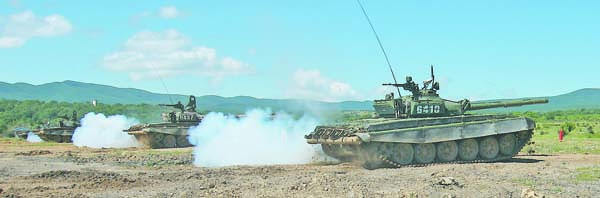 Щатният изстрел  показва огневата мощ на танк Т-72