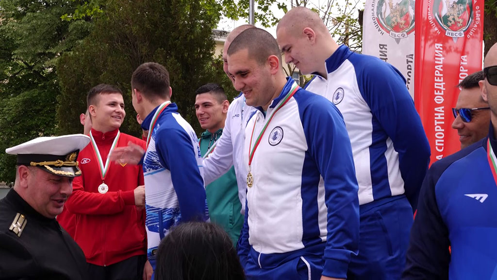 ВВМУ „Никола Йонков Вапцаров“ стана комплексен победител на ДВП по плуване