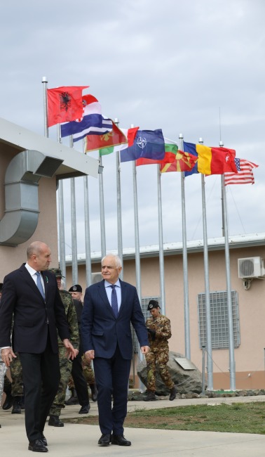 Министърът на отбраната Атанас Запрянов: Многонационалната бойна група на НАТО в България заслужава висока оценка