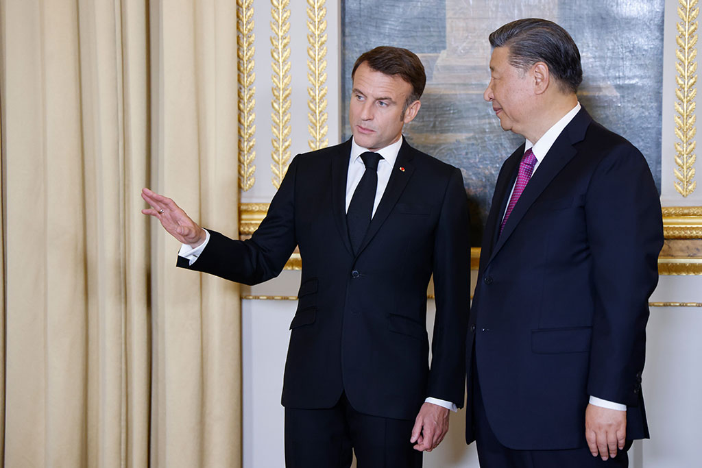 Си Дзипин призовава за прекратяване на войните по време на визита си във Франция
