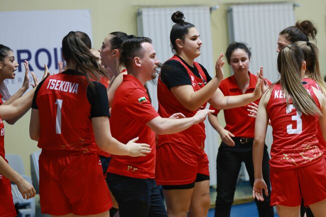 България надигра Румъния за втори пореден успех на еврошампионата по баскетбол за девойки до 20 години в София - armymedia.bg България надигра Румъния за втори пореден успех на еврошампионата по баскетбол за девойки до 20 години в София