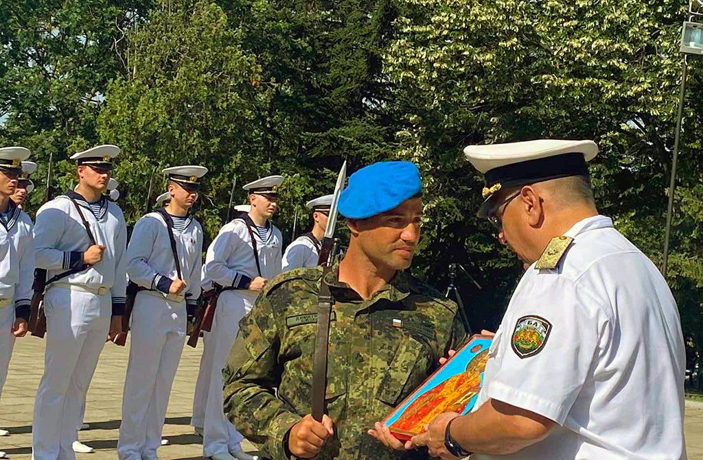 Морското училище произведе 16 нови старшини и сержанти - armymedia.bg Морското училище произведе 16 нови старшини и сержанти