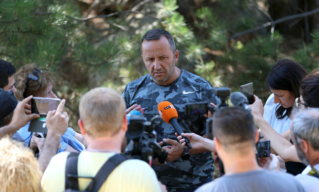 Пожарът в село Сенокос е с три - четири действащи огнища, в Славянка продължава да бъде активен на два фронта - armymedia.bg Пожарът в село Сенокос е с три - четири действащи огнища, в Славянка продължава да бъде активен на два фронта