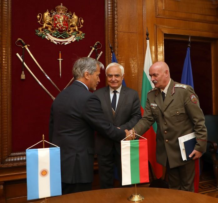 - armymedia.bg