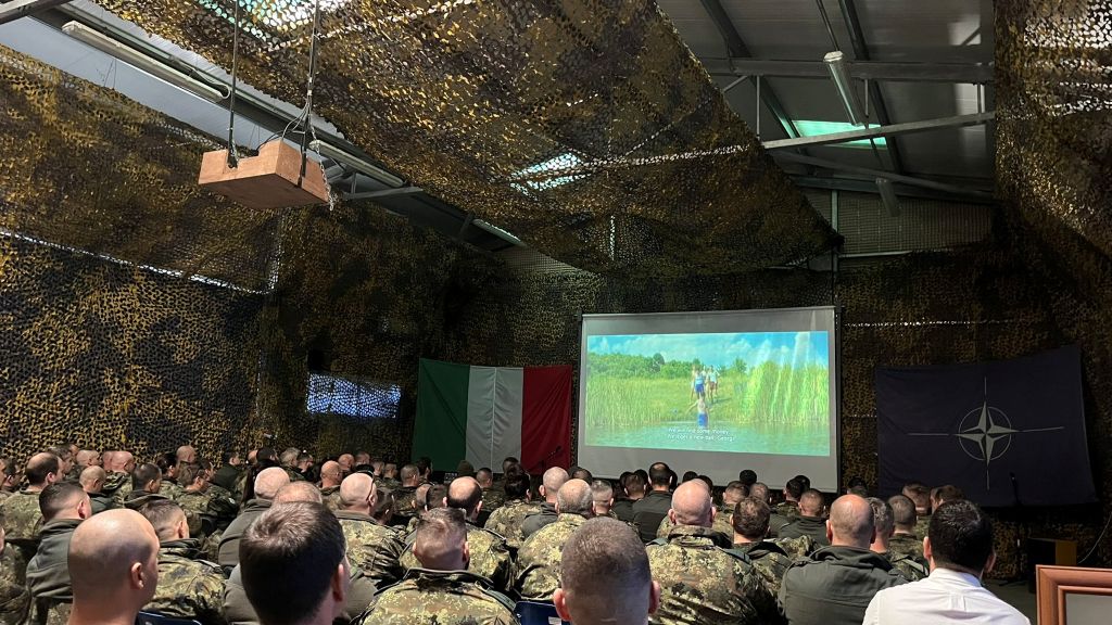 Филмът „Гунди – легенда за любовта” беше представен и пред военнослужещите от българския контингент в база „Виладжио” - Косово - armymedia.bg Филмът „Гунди – легенда за любовта” беше представен и пред военнослужещите от българския контингент в база „Виладжио” - Косово