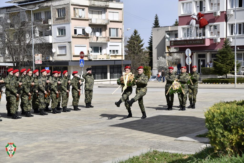 - armymedia.bg
