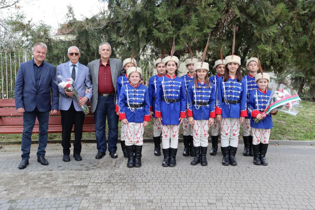 - armymedia.bg