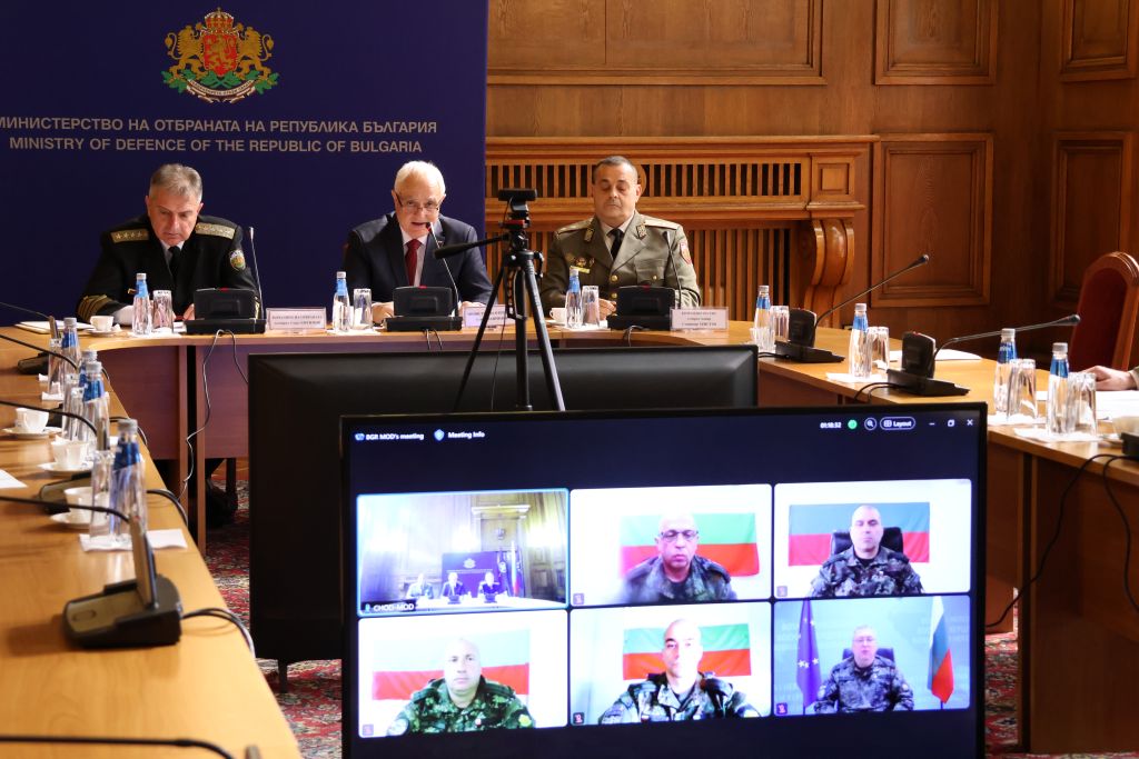Видеовръзка с българските контингенти по повод на 6 май - armymedia.bg Видеовръзка с българските контингенти по повод на 6 май