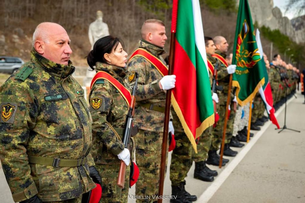 - armymedia.bg