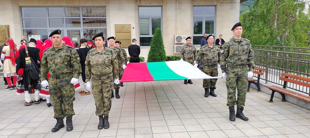 - armymedia.bg