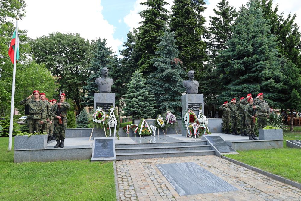 - armymedia.bg
