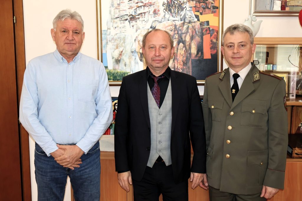 - armymedia.bg
