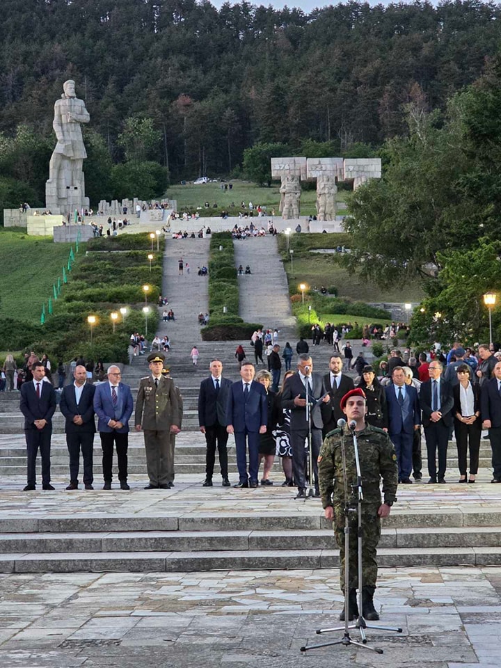 - armymedia.bg