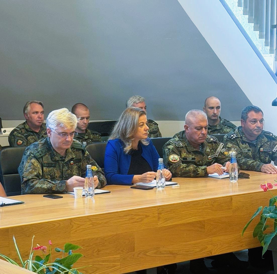 Заместник-министър Катерина Граматикова-Иванова присъства на представянето на система за откриване и противодействие на безпилотни летателни апарати