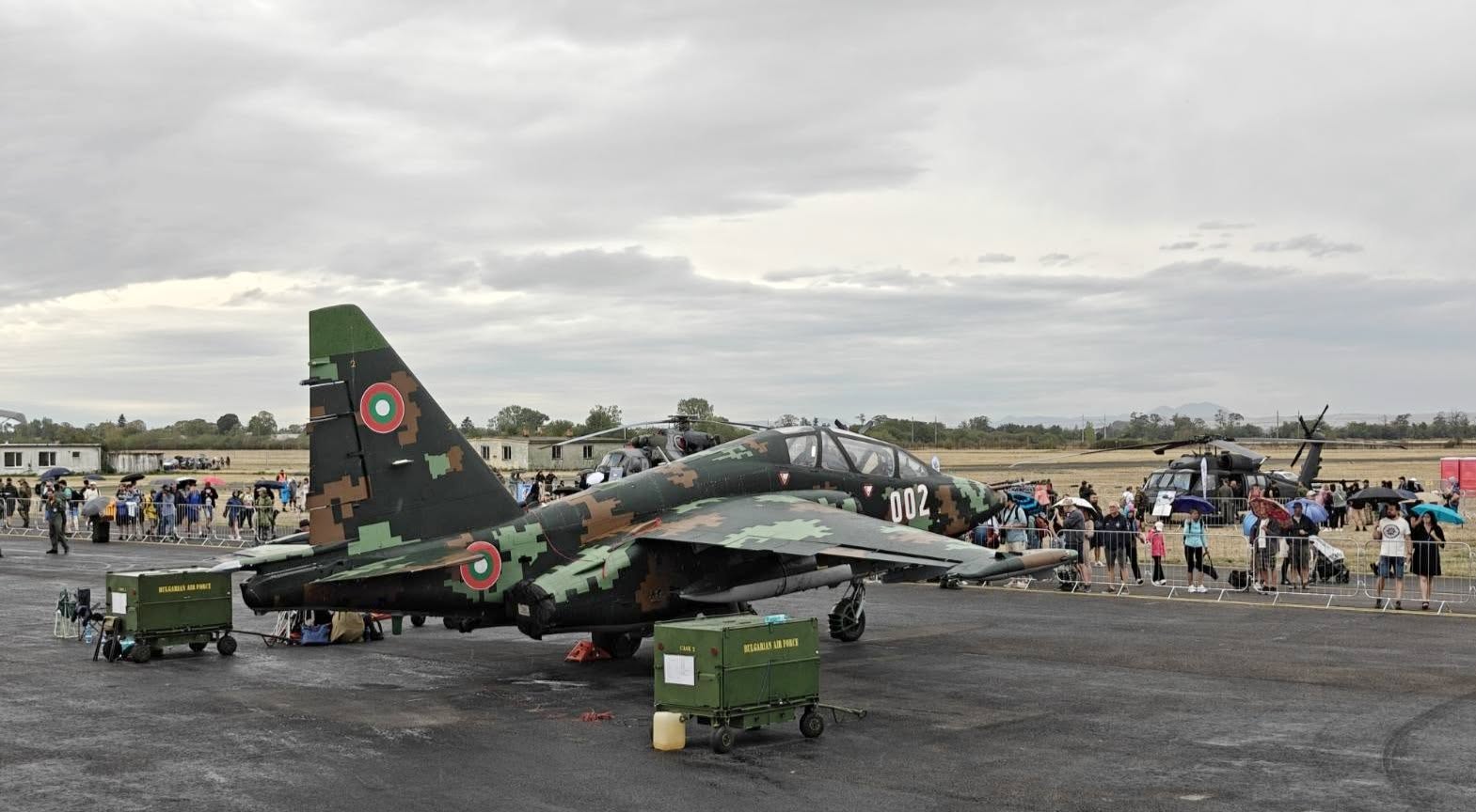 Самолет Су-25 представи българските Военновъздушни сили на авиационно изложение в Словакия