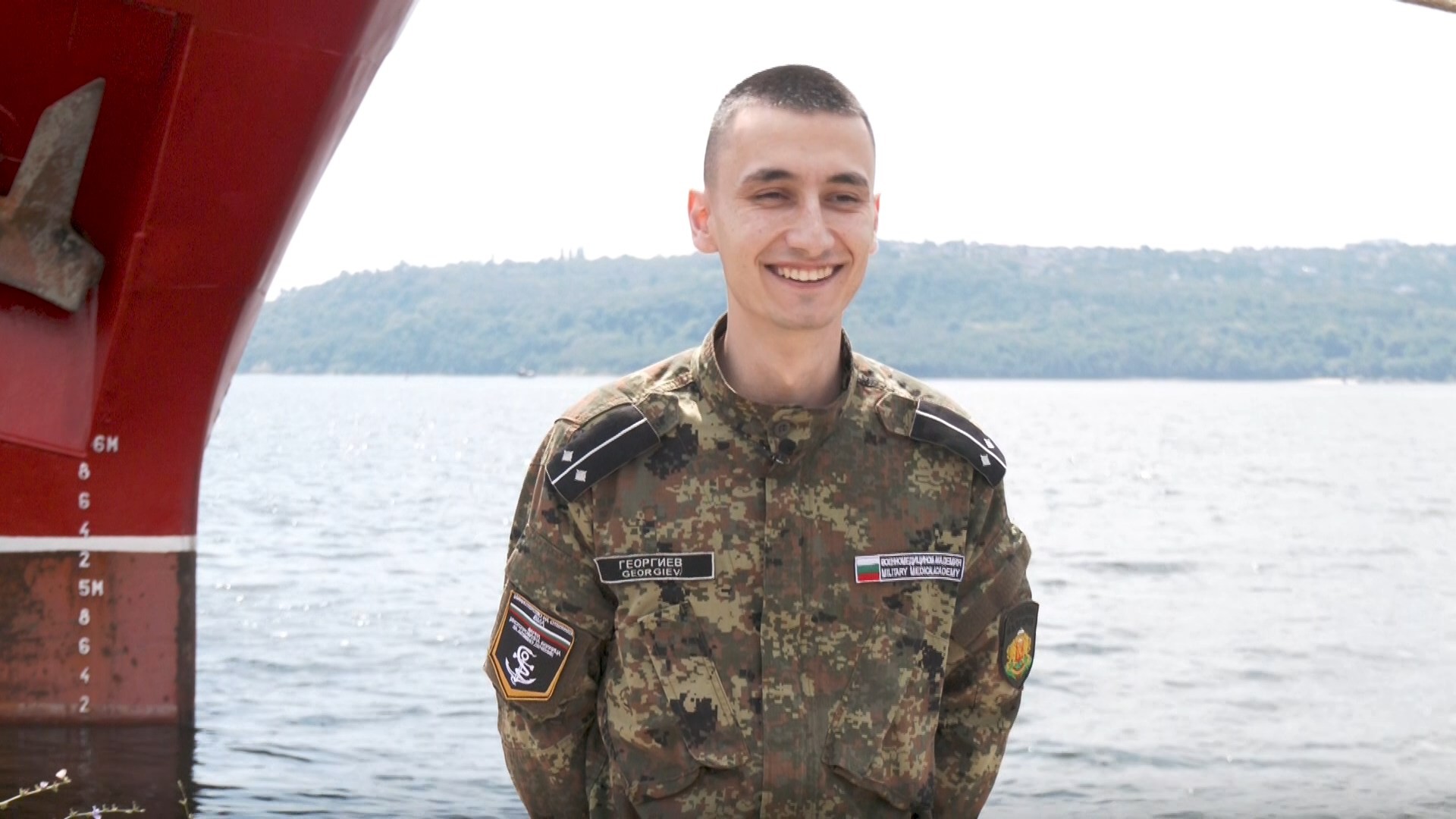 Лейтенант д-р Йордан Георгиев- началник на медицински пункт във Военноморска база - Варна
