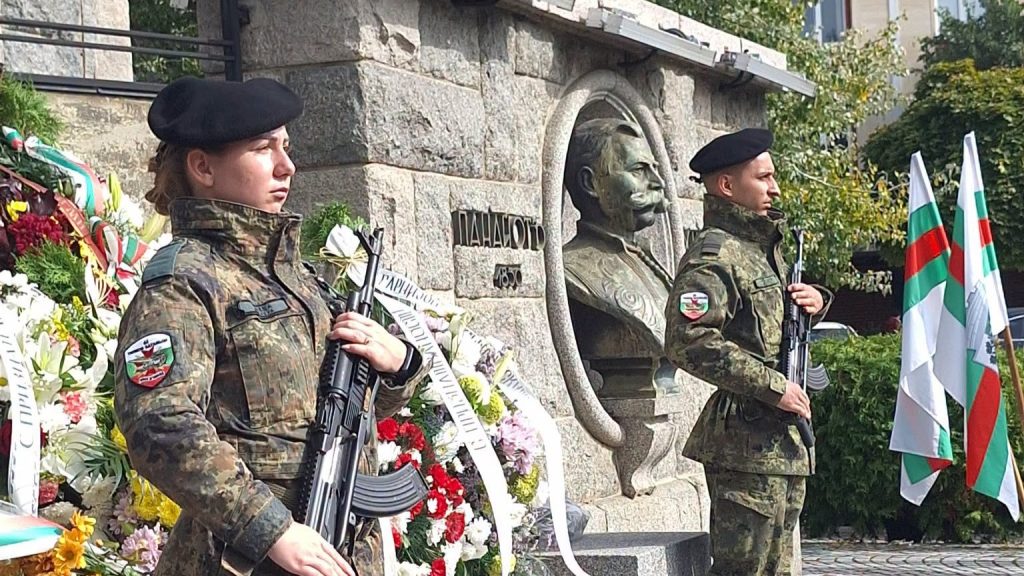 Военнослужещи от Сухопътните войски участваха в честването на Димитровден - празника на град Сливен