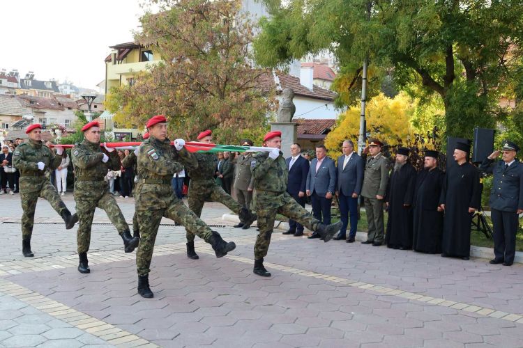 Военнослужещи от 3-то бригадно командване почетоха 114 години от Освобождението на Свети Врач