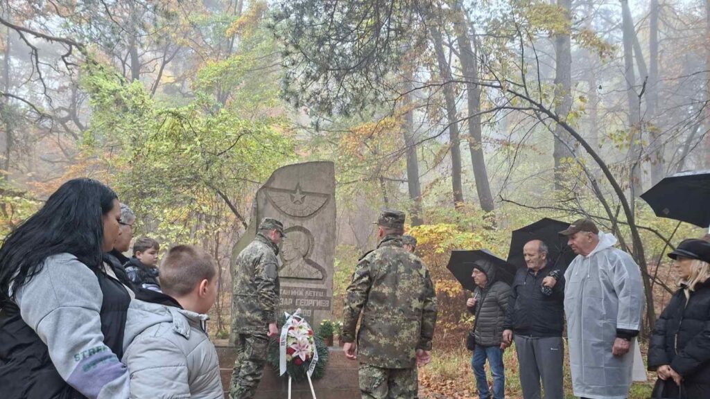 В памет на капитан Цветозар Димитров: 24-та авиобаза на пеши марш край хижа Здравец