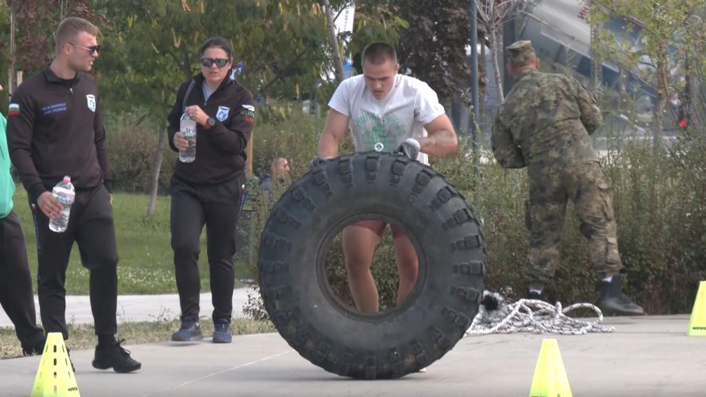 Как се печели първото военно първенство по функционален фитнес?