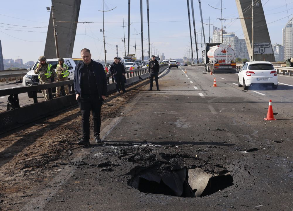 Петима ранени при руска атака по мост над река Днепър в Запорожие