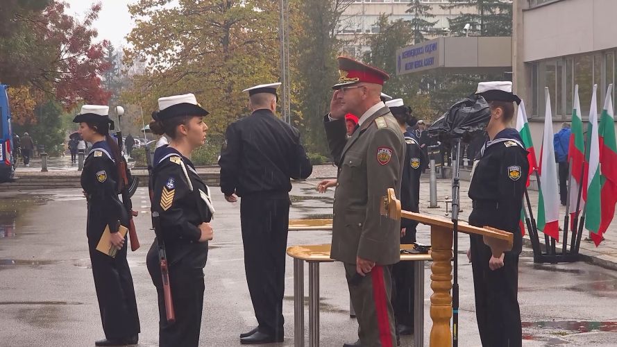 След ден 19 военни лекари стават лейтенанти