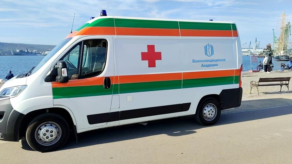 Дронове удариха два кораба в български води, ферибот спаси екипажа на единия, другият потъна в морето край Бяла