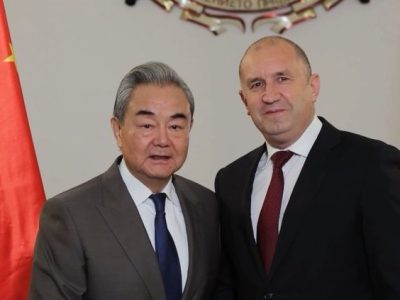 Румен Радев и Ван И обсъдиха задълбочаването на стратегическото партньорство между България и Китай