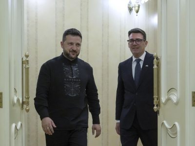 Бърнам и Зеленски обсъдиха значението на засилването на натиска върху Русия